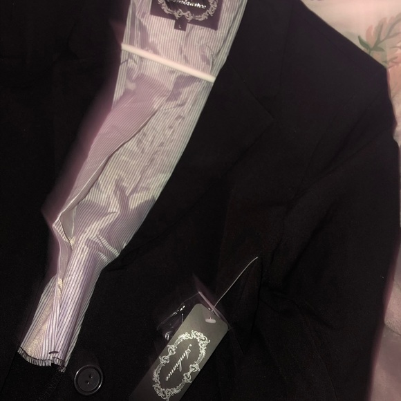 Blazer - Picture 3 of 4